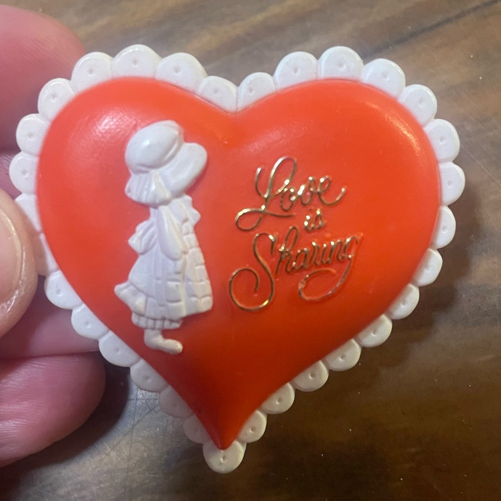 Vintage Valentine Heart Love is Sharing Brooch Pin Cute jewelry unique kids